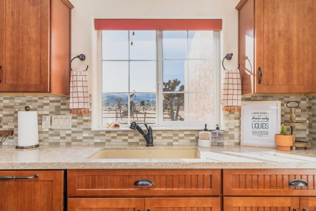 Vila Near Pappy & Harriet'S + Rimrock Ranch W/ Hot Tub Pioneertown Exteriér fotografie